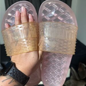 Fenty Beauty Translucent Mauve Slides